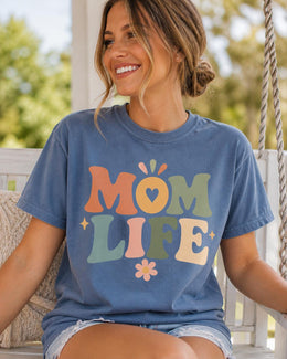Mom Life Shirt, Cute Mom Tee, Trendy Mama Shirt, Aesthetic Mom Shirt, Retro Mom Graphic Tee, Minimalist Mom Shirt
