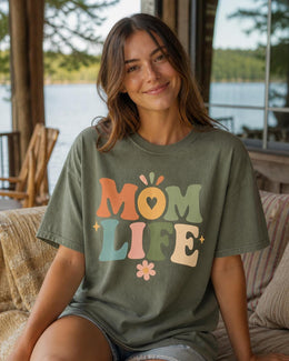 Mom Life Shirt, Cute Mom Tee, Trendy Mama Shirt, Aesthetic Mom Shirt, Retro Mom Graphic Tee, Minimalist Mom Shirt