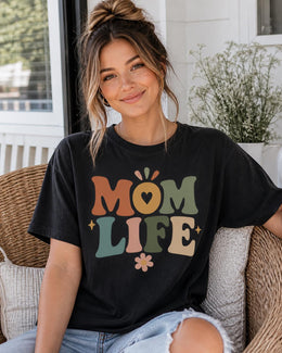 Mom Life Shirt, Cute Mom Tee, Trendy Mama Shirt, Aesthetic Mom Shirt, Retro Mom Graphic Tee, Minimalist Mom Shirt