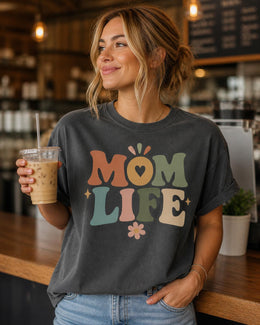 Mom Life Shirt, Cute Mom Tee, Trendy Mama Shirt, Aesthetic Mom Shirt, Retro Mom Graphic Tee, Minimalist Mom Shirt